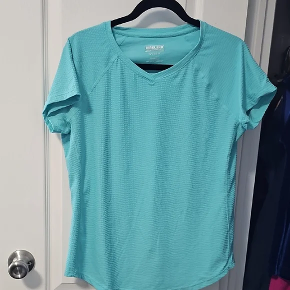 Kirkland Signature Women's Teal Short Sleeve Top - Picture 1 of 3
